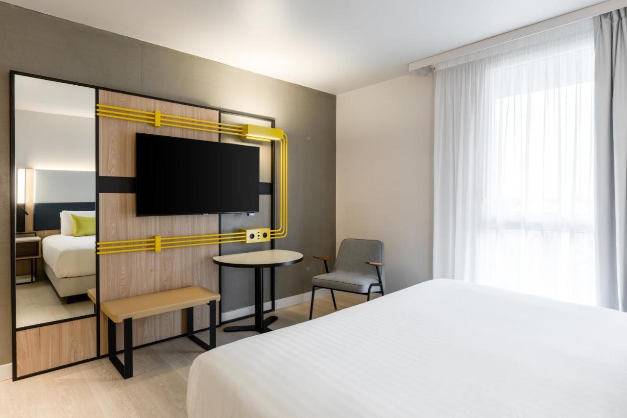 Courtyard By Marriott Paris Creteil Hotel Exterior photo
